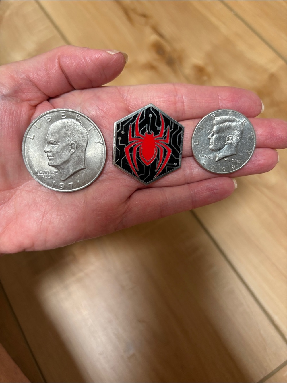 SPIDER-MAN pin - Picture 12 of 12